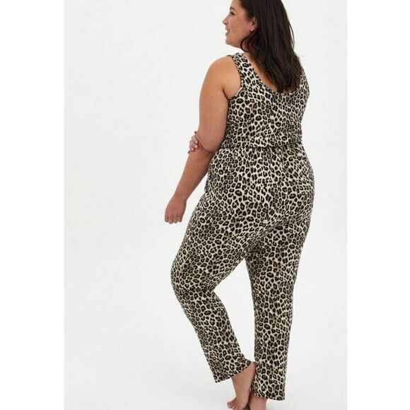 Torrid Jumpsuit Womens 1X Plus Leopard Animal Dream Fleece Full Length Drawstrin - Picture 2 of 4